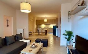 Feel At Home - Kalamata - Near The Center